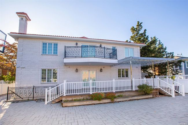 26-25 211 Th St, House other with 5 bedrooms, 7 bathrooms and null parking in Bayside NY | Image 4