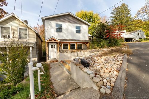 11 Winter Ave, Deep River, CT, 06417-1812 | Card Image