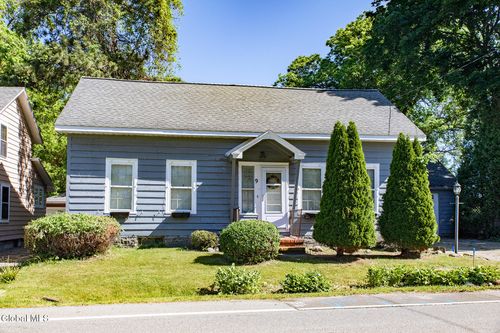 9 Halfmoon Dr, Waterford, NY, 12188-1127 | Card Image