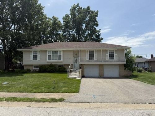 2001 Thunderbird Dr, Harrisonville, MO, 64701-1565 | Card Image