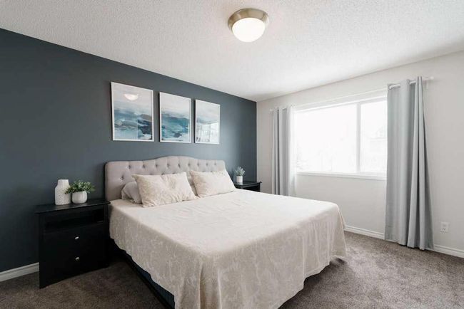 145 Douglas Glen Manor Se, Home with 3 bedrooms, 3 bathrooms and 4 parking in Calgary AB | Image 21