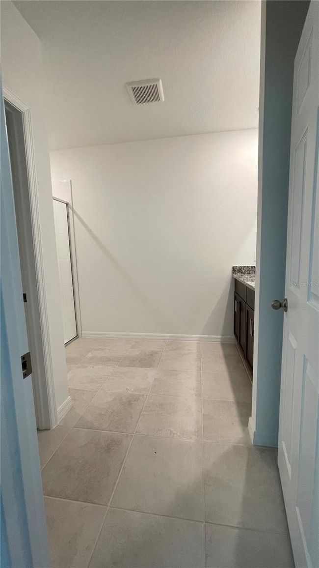 Master closet | Image 16