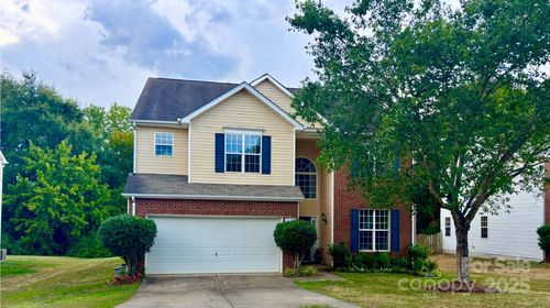 16123 Falling Meadows Ln, Charlotte, NC, 28273-8885 | Card Image