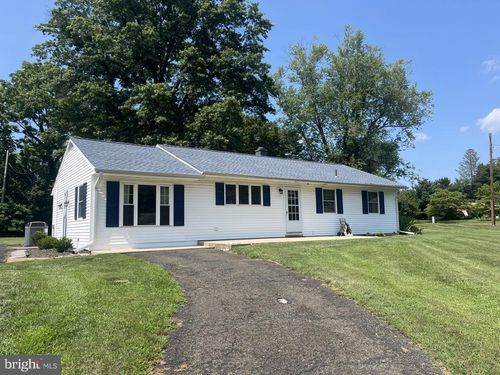 91 Oak Dr, New Britain, PA, 18901-5236 | Card Image