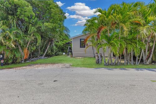 117 W Sandy Cir, Big Pine Key, FL, 33043-3101 | Card Image