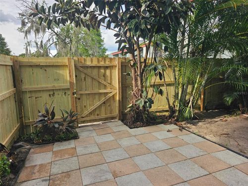 apt-101-2850 Somerset Park Dr, TAMPA, FL, 33613-3246 | Card Image