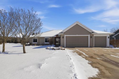 1547 Foxfire Court, WAUPACA, WI, 54981 | Card Image