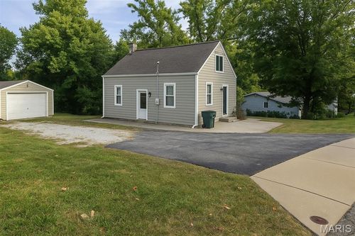 319 Jefferson Ave, Valley Park, MO, 63088-1138 | Card Image