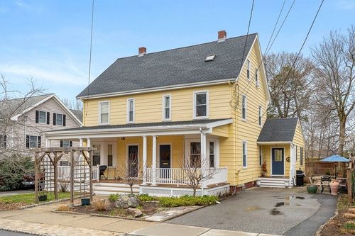 31-31 Mystic Ave, Winchester, MA, 01890-2933 | Card Image