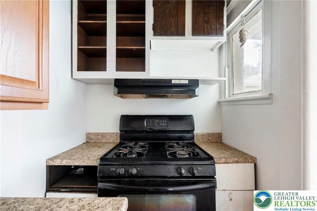 1926 W Broad St, Townhouse with 4 bedrooms, 1 bathrooms and null parking in BETHLEHEM PA | Image 19