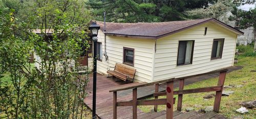 32 Brookside Dr, Woodbourne, NY, 12788-5613 | Card Image