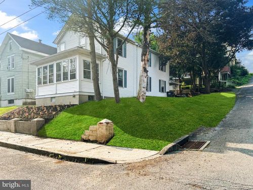 266 Mahanoy St, TAMAQUA, PA, 18252-1806 | Card Image
