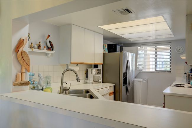 APT-306 - 6175 S Mirror Lake Dr, House attached with 2 bedrooms, 2 bathrooms and null parking in Sebastian FL | Image 9
