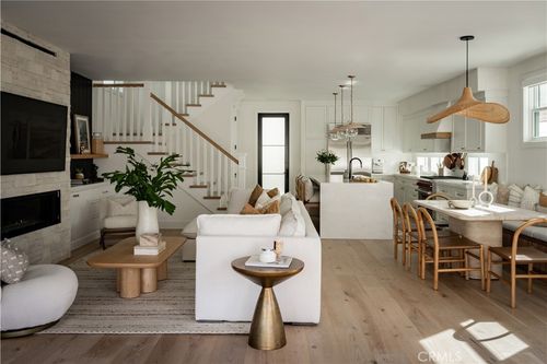 616 Poinsettia Ave, Corona del Mar, CA, 92625 | Card Image