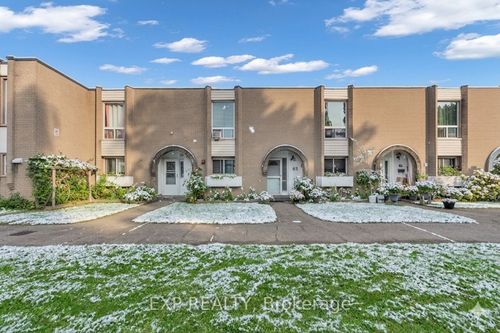 85-19 London Green Court, North York, ON, M3N1K3 | Card Image