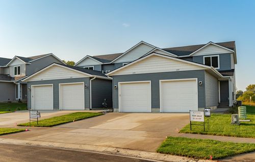 1097 Century Hills Ln Ne, Rochester, MN, 55906 | Card Image