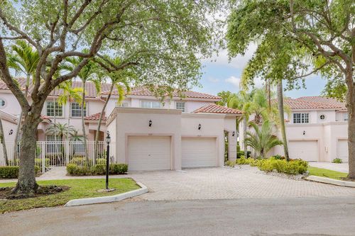 202-8050 Aberdeen Dr, Boynton Beach, FL, 33472-2915 | Card Image