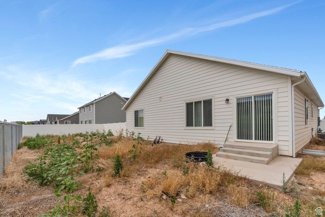 Rear view of property featuring entry steps | Image 29