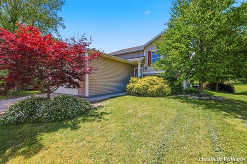 6457 Kodiak Dr, Alto, MI, 49302-9080 | Card Image