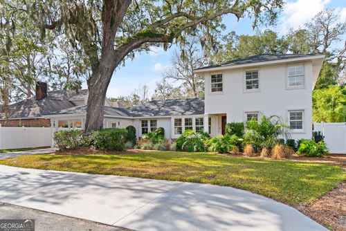 220 Magnolia Ave, St Simons Island, GA, 31522-4322 | Card Image
