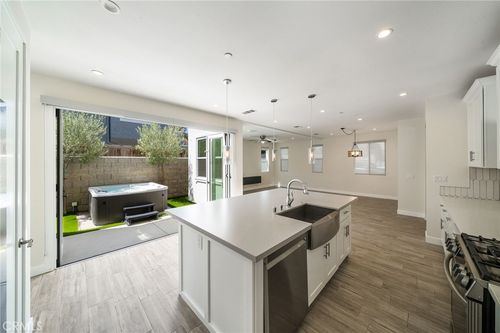 b-2573 Elden Ave, Costa Mesa, CA, 92627-1307 | Card Image