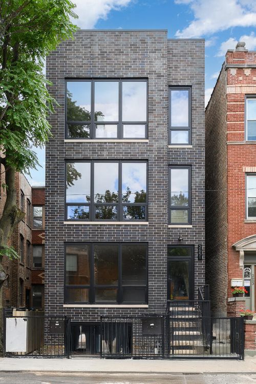 3a-2651 W Augusta Blvd, Chicago, IL, 60622-4573 | Card Image