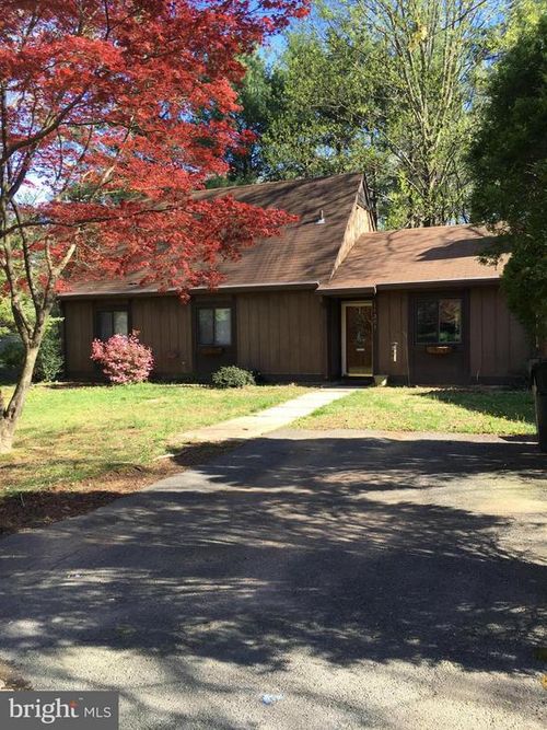 11301 Gatesborough Ln, RESTON, VA, 20191-3605 | Card Image