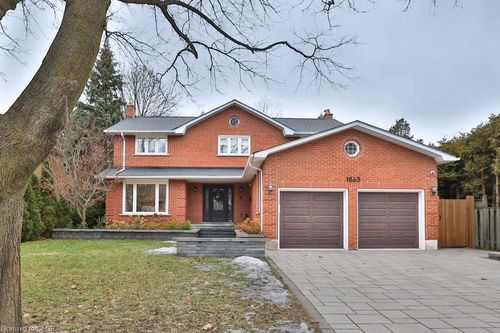 1863 Friar Tuck Crt, Mississauga, ON, L5K2L4 | Card Image