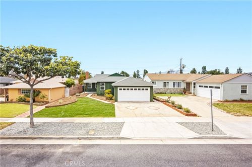 11803 Chanera Ave, Hawthorne, CA, 90250-1825 | Card Image