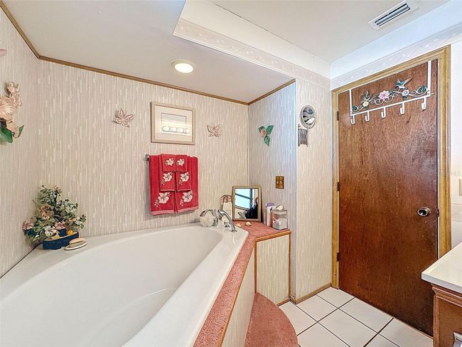 Bathroom 2 | Image 39