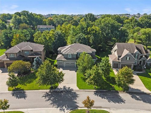 10513 169th St, Overland Park, KS, 66221-8414 | Card Image