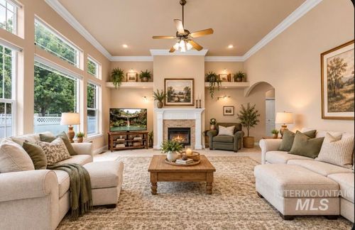 2002 Park View Dr, Twin Falls, ID, 83301-2920 | Card Image