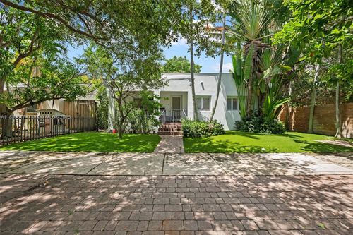 2511 Tequesta Ln, Coconut Grove, FL, 33133-3180 | Card Image