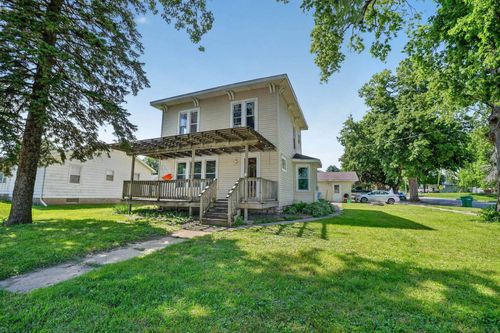 411 E Traer St, Greene, IA, 50636-9748 | Card Image