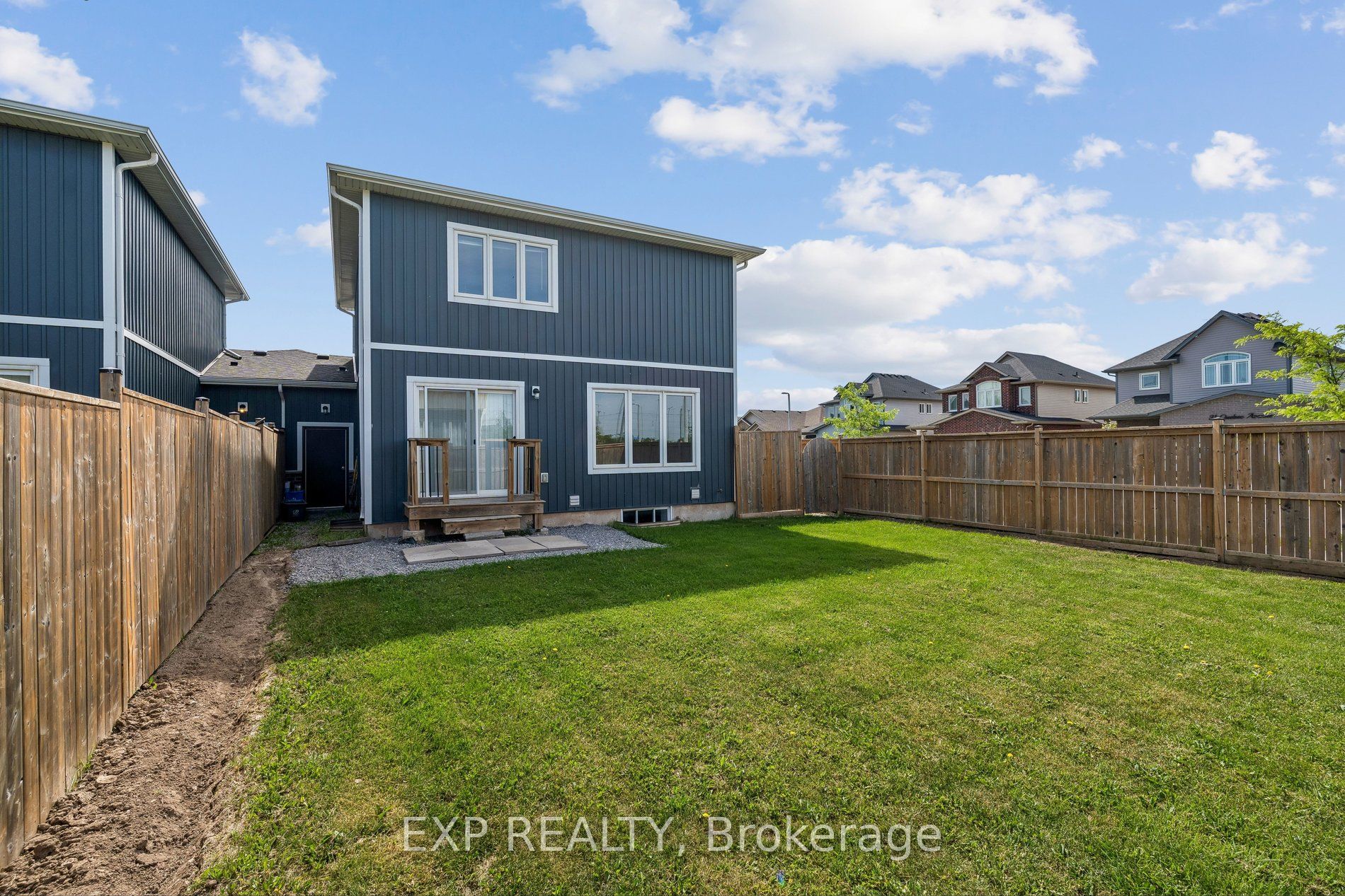 Residential in Welland 5