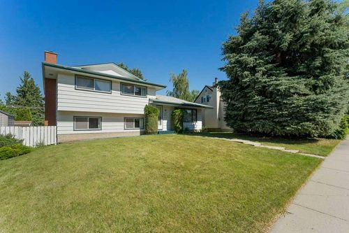 980 Canaveral Cres Sw, Calgary, AB, T2W1N5 | Card Image