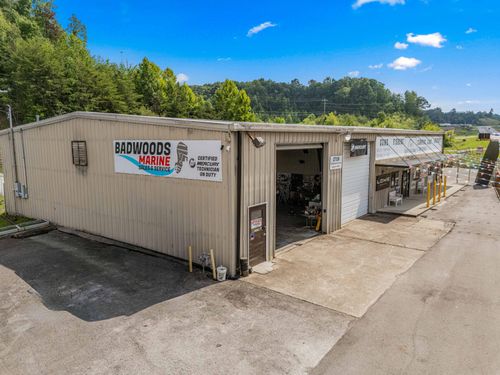 2709 Cumberland Falls Hwy, Corbin, KY, 40701-8680 | Card Image
