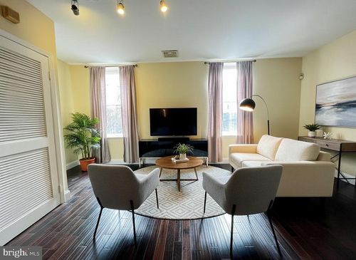 side-d-443 Fairmount Ave, PHILADELPHIA, PA, 19123-2830 | Card Image