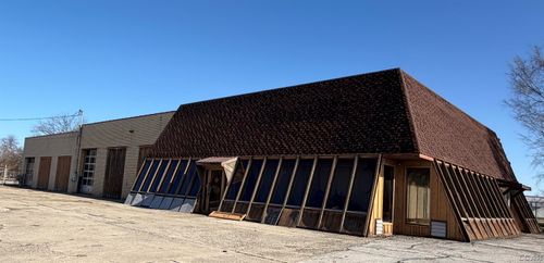 415 E Adrian St, Blissfield, MI, 49228-1305 | Card Image
