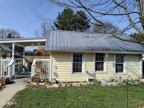 105 Elmwood Ave, Delta, OH, 43515-1125 | Card Image