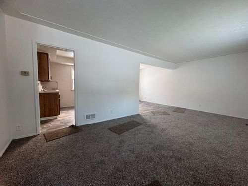 1315 W Myrtle Ave, Flint, MI, 48504-2219 | Card Image