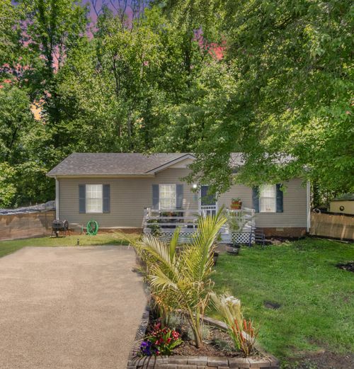 571 Kathryn Ct, Clarksville, TN, 37042-7148 | Card Image