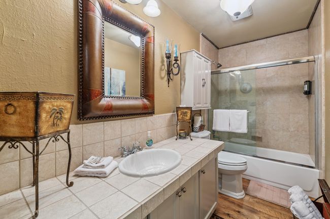 Full Bathroom | Image 27
