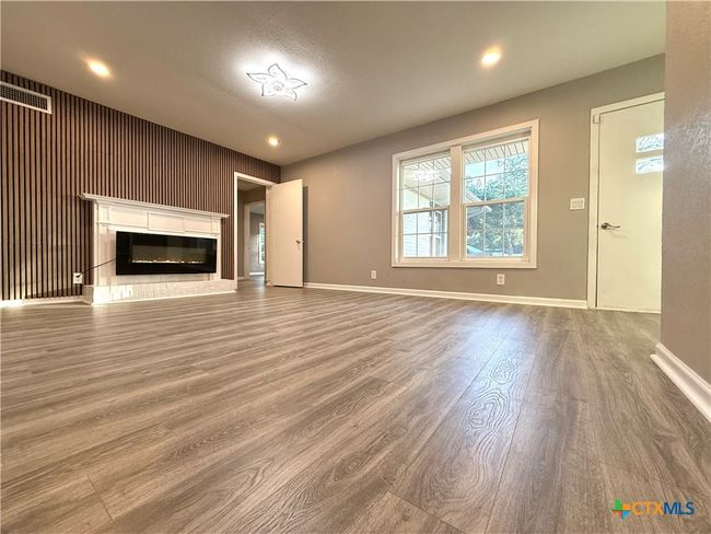 302 Smith St, House other with 3 bedrooms, 2 bathrooms and null parking in Gonzales TX | Image 11