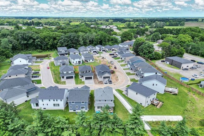 37 - 22701 Adelaide Rd, Condo with 4 bedrooms, 3 bathrooms and 2 parking in Mount Brydges ON | Image 6