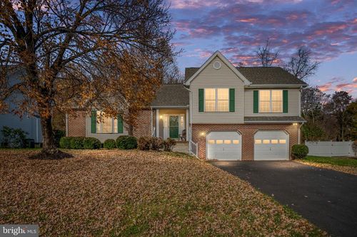 2011 Sierra Dr, FREDERICKSBURG, VA, 22405-2786 | Card Image