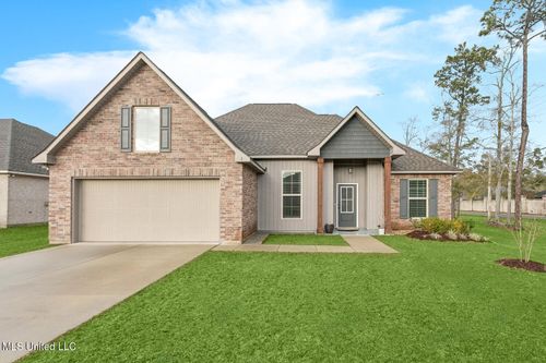 1 Bear Point Way, Long Beach, MS, 39560-4662 | Card Image