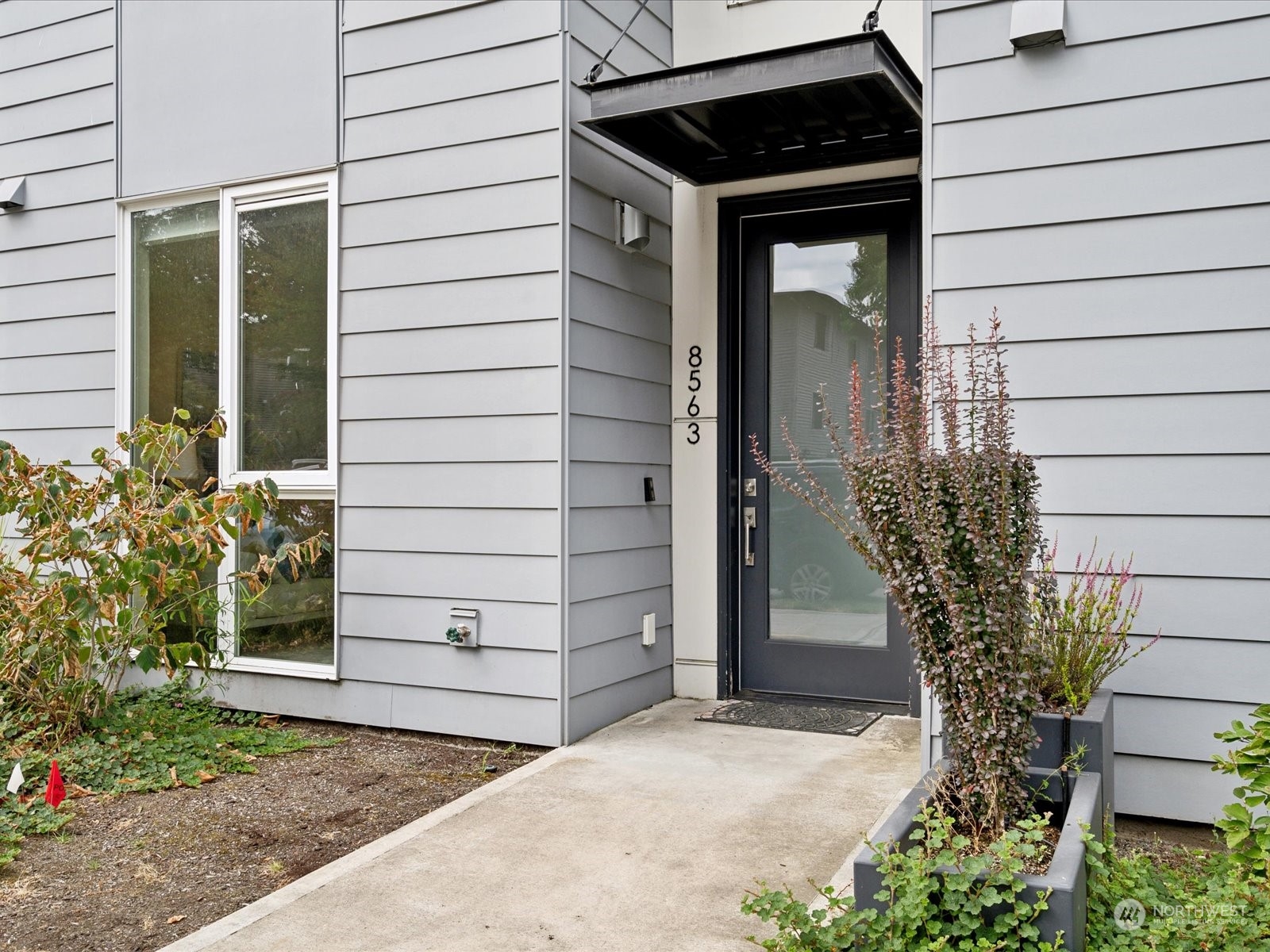 Mary Ave, Seattle, WA 98117