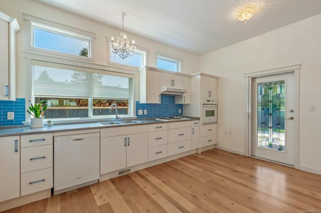 French door to back patio | Image 8