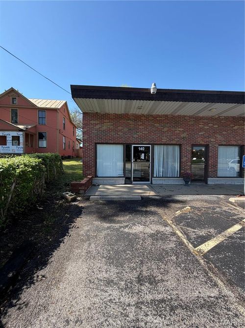 140 Washington Street, Florissant, MO, 63031 | Card Image